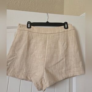 High waisted linen shorts in size small. Never worn.